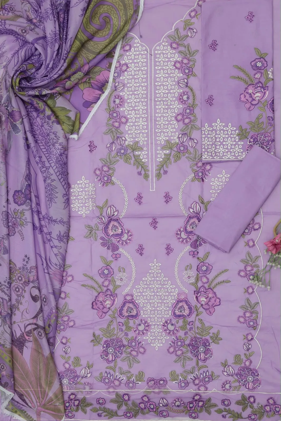 Maria B Lawn Code 5239 | Embroidered 3 Piece Suit